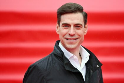 дмитрий дюжев